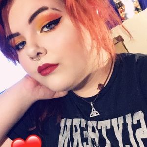 Meet your Posher, Alicia